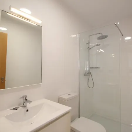 Del Parque Flats Pina Apartment *